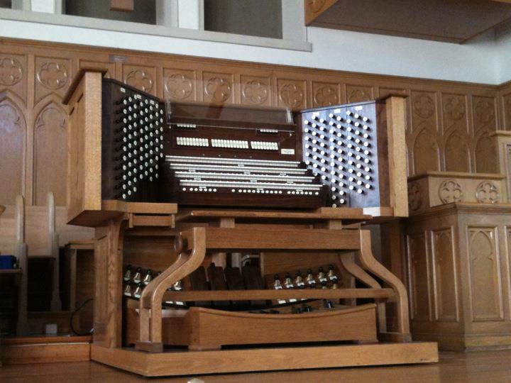 New Decatur Presbyterian organ console